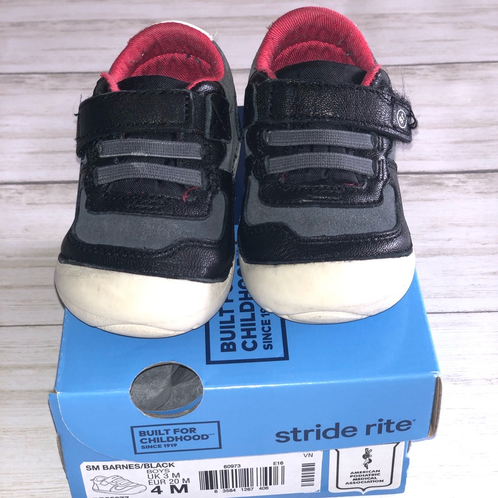 Stride Rite Barnes - Size 5 Toddler
